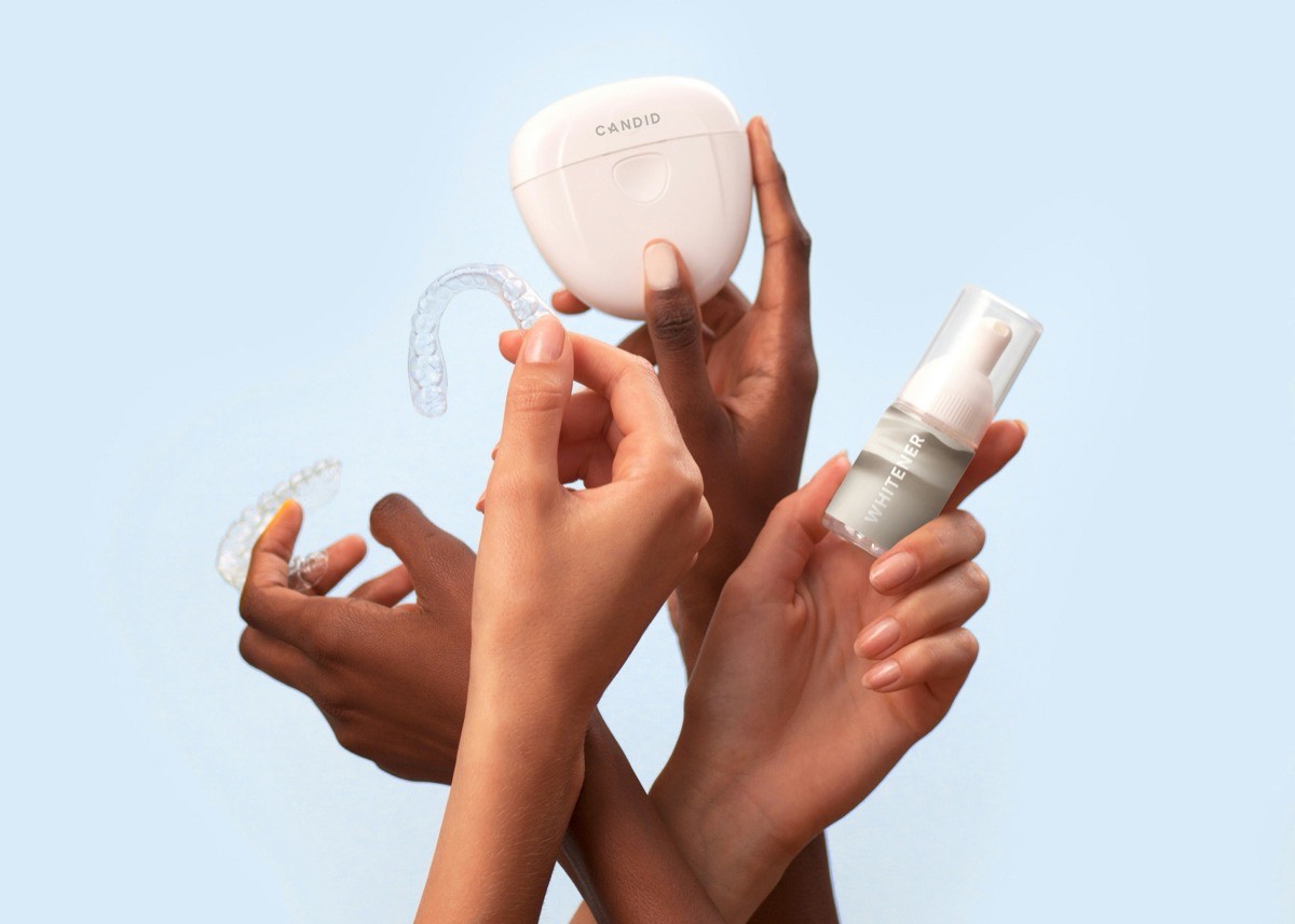 Durchsichtige Zahnschienen und Whitening-Produkte